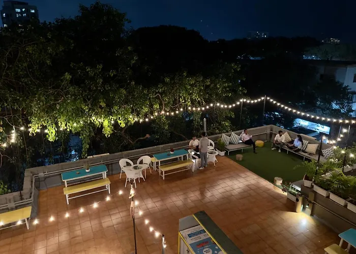 Locomo Og - Stay Work EatAirport Hotel